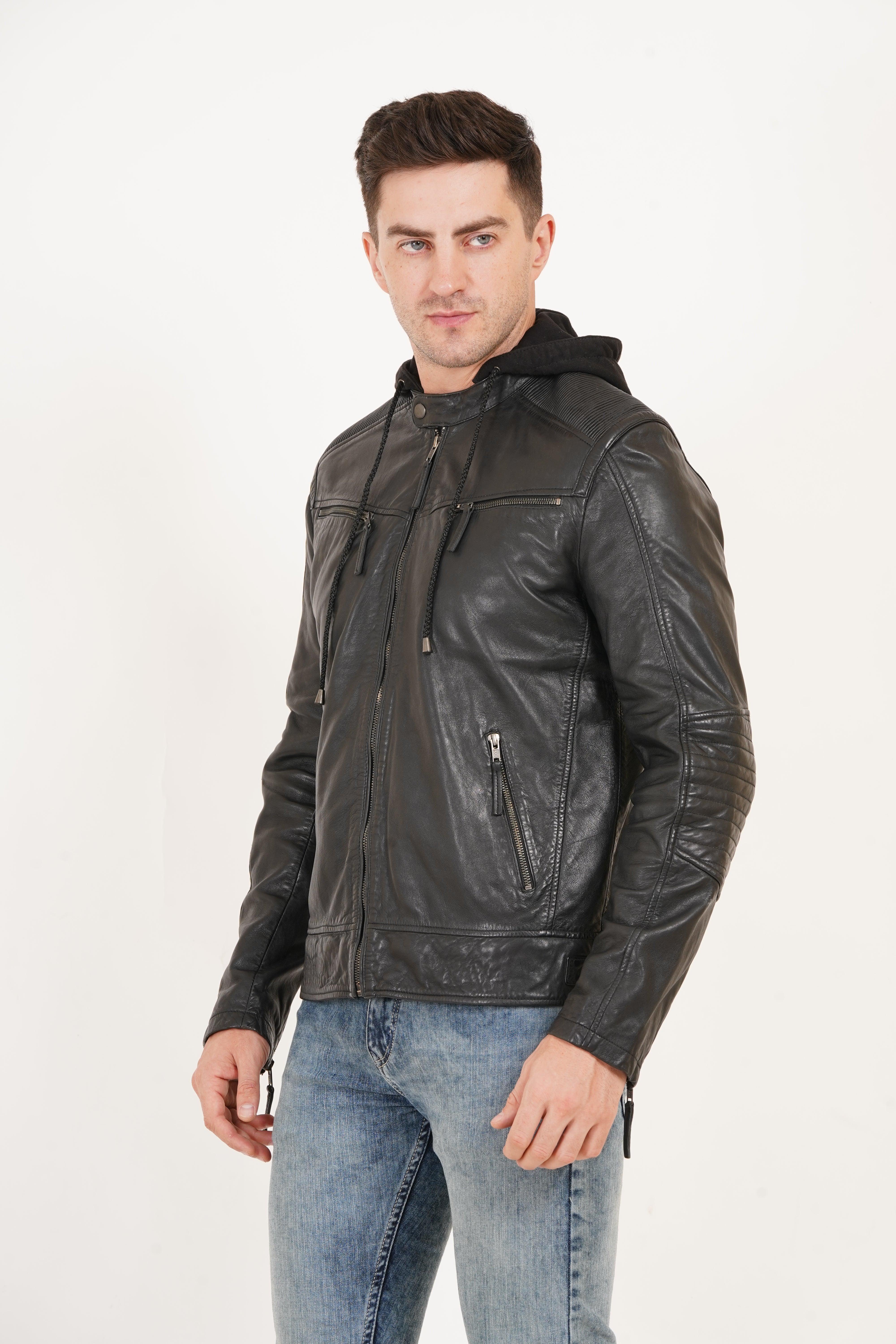 【LOHEN】V COLLAR LIGHT JACKET BLACK X : HARNESS LEATHER JACKET – Eleen Halvorsen